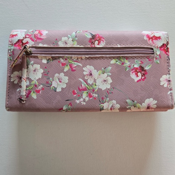 Tahari Pink Floral Print Wallet Clutch Snap Closure Saffiano Style - Picture 9 of 9
